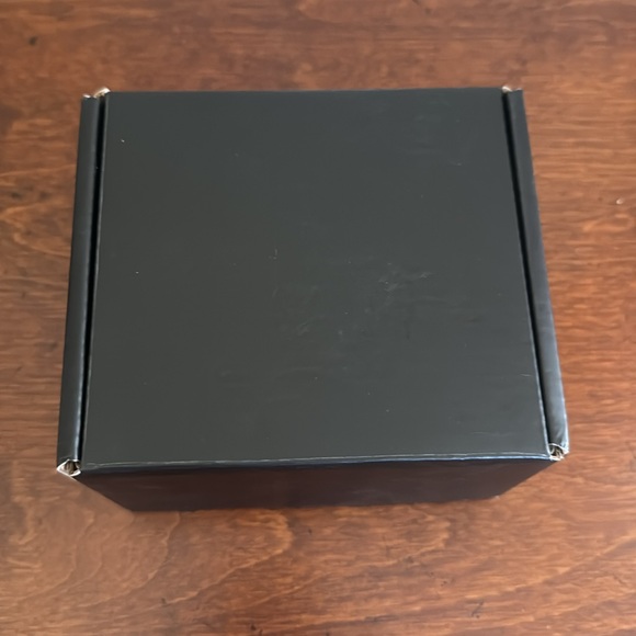 NWT WHBM Jewelry Case! - Picture 13 of 13